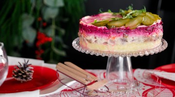 Селедка под шубой с маринованными огурцами по рецепту от Дяди Вани