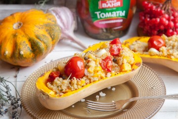 Тыква, фаршированная курицей, кускусом и овощами