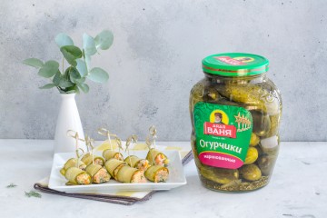 Рулетики из маринованных огурцов с лососем по рецепту от Дяди Вани