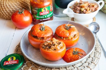 Фаршированные тунцом томаты с кабачками в аджике от Дяди Вани