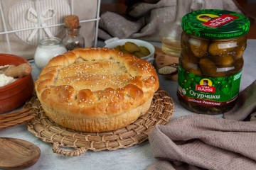 Пирог с солёными огурчиками по рецепту от Дяди Вани