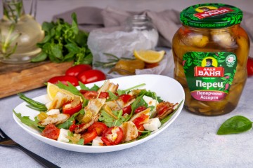 Салат с рукколой, кальмарами и перцем "Пеперчино Ассорти" по рецепту от Дяди Вани