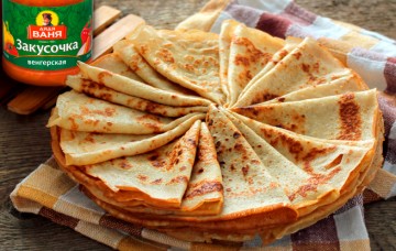 Бархатные блинчики с закусочкой "Венгерская"