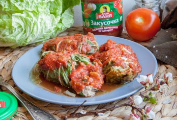 Голубцы с кускусом в пекинской капусте и аджикой от Дяди Вани